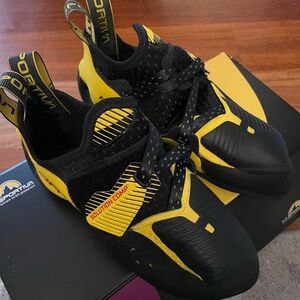 NEW La Sportiva Solution Comp Climbing Shoes - Men's EU40
